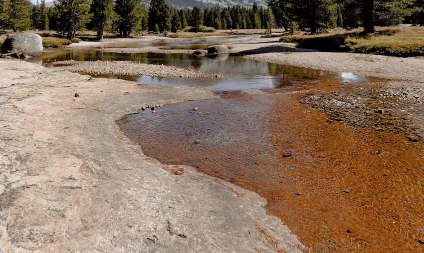 Fluxo de Água em Meio Poroso e Estabilidade de Taludes